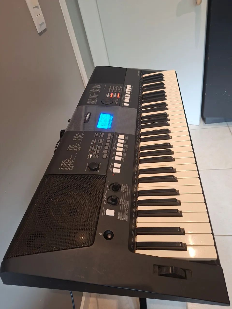 Teclado yamaha PSR-E423  - Foto 2
