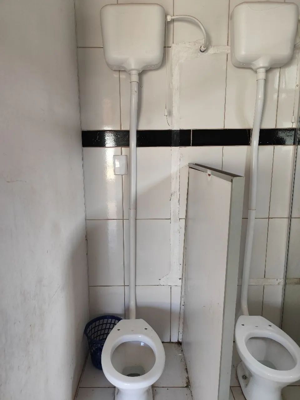 Vendo dois vasos infantis com descarga elevada  - Foto 3