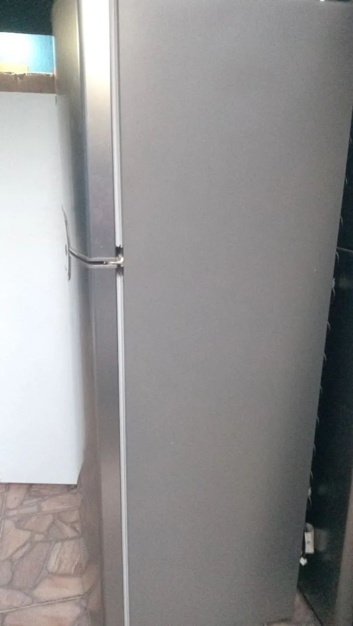 Vendo geladeira consul inox em otimo estado  - Foto 2