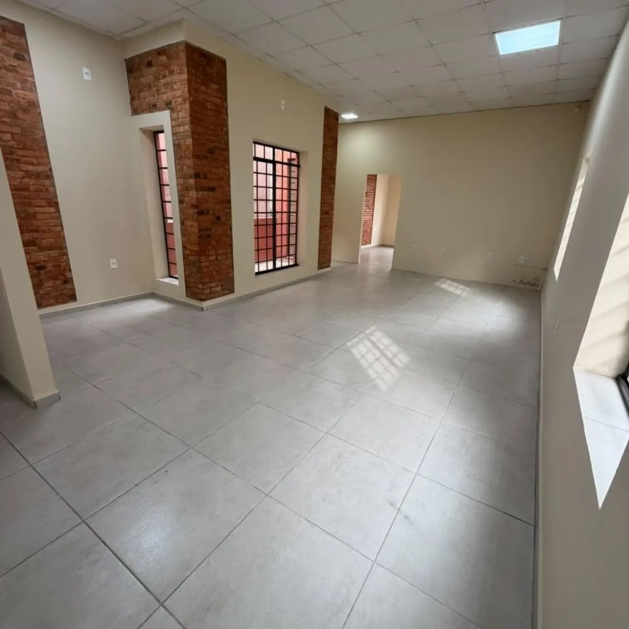 SALA COMERCIAL PARA LOCAÇÃO NO CENTRO - Foto 4