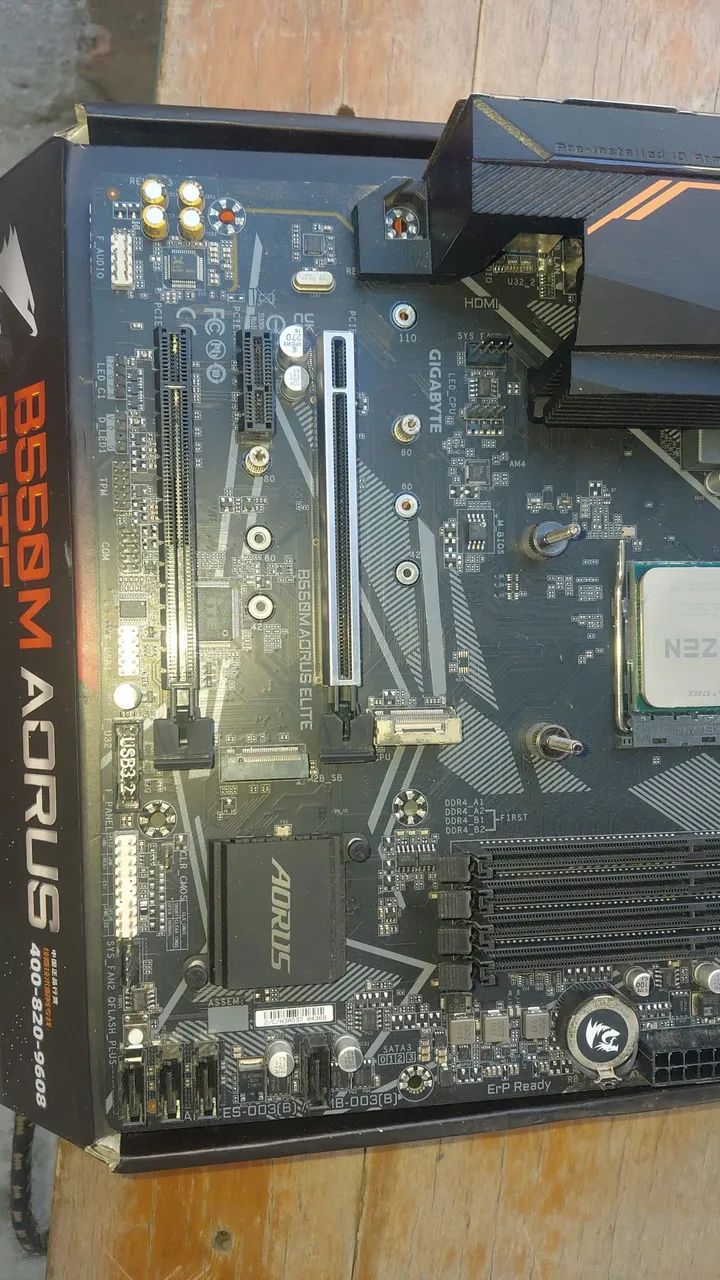 Motherboard Gigabyte B550M Aorus Elite (Socket AM4, DDR4) + Caixa Original - Foto 2