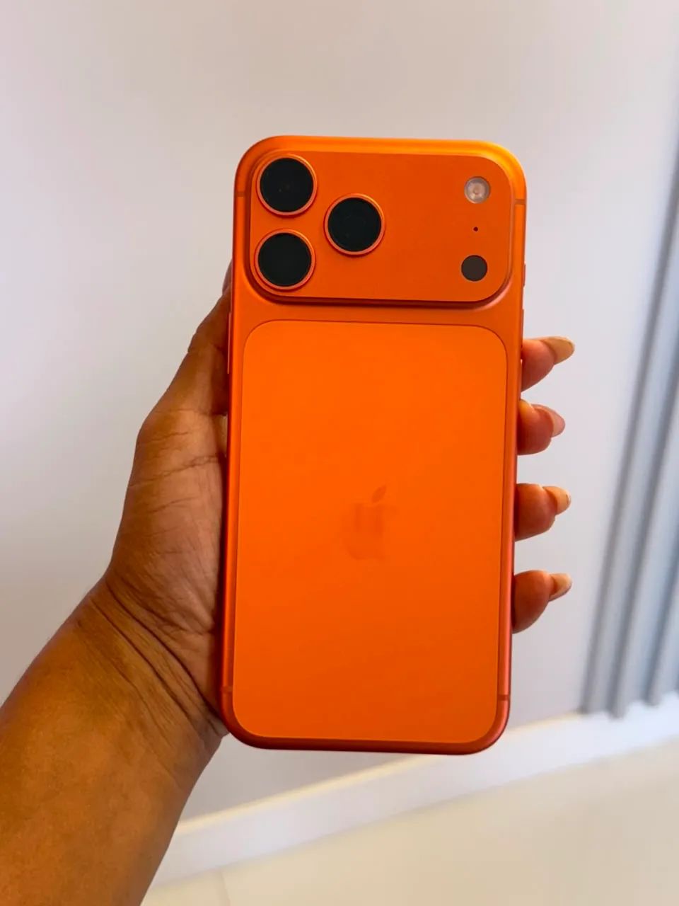 iPhone 17 Pro Max 256GB Laranja | 5 meses de uso | Bateria 100% - Foto 4