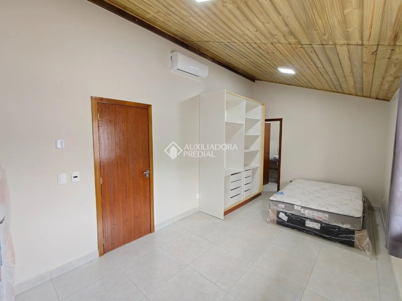 Casa residencial à venda em Coqueiros com 300 m² e 15 dormitórios/quartos disponíveis. - Foto 5