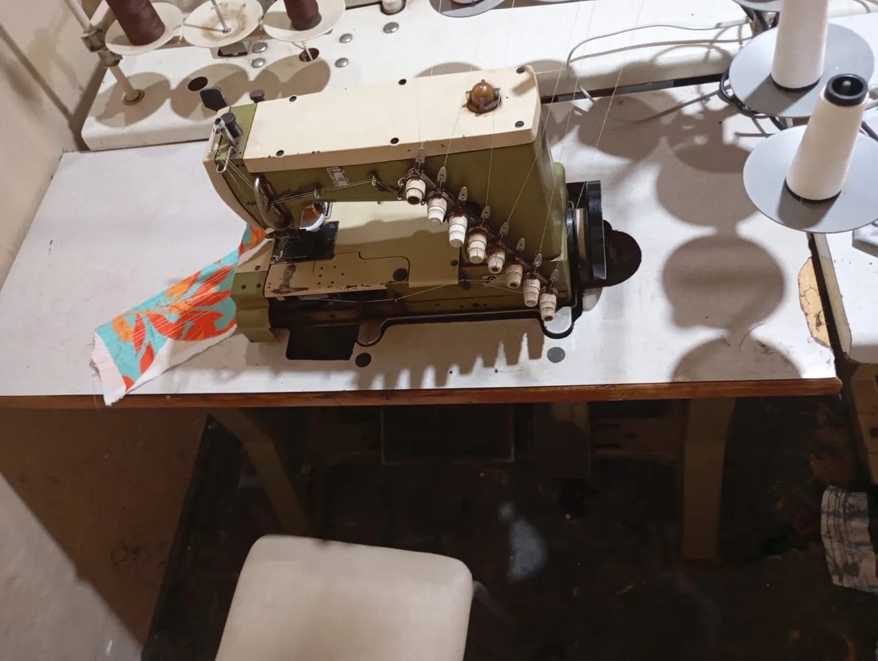 Máquina de costura elastiqueira  - Foto 2