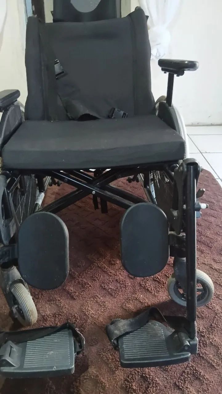 Cadeira de Roda - Foto 4