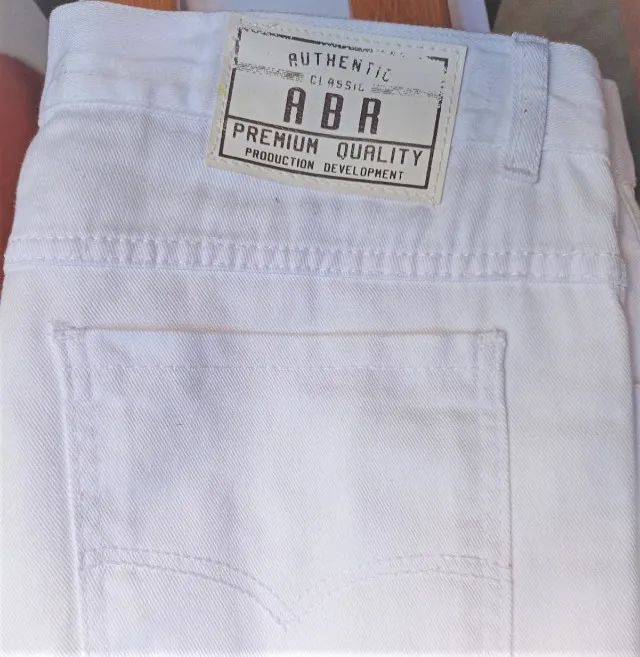 calça jeans branca