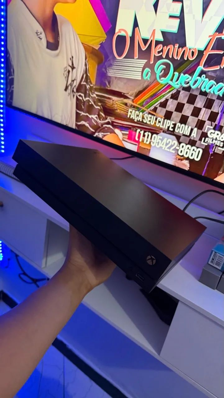 Xbox One X 1 TB novo - Consoles de Vídeo Game - Riachão do Jacuípe