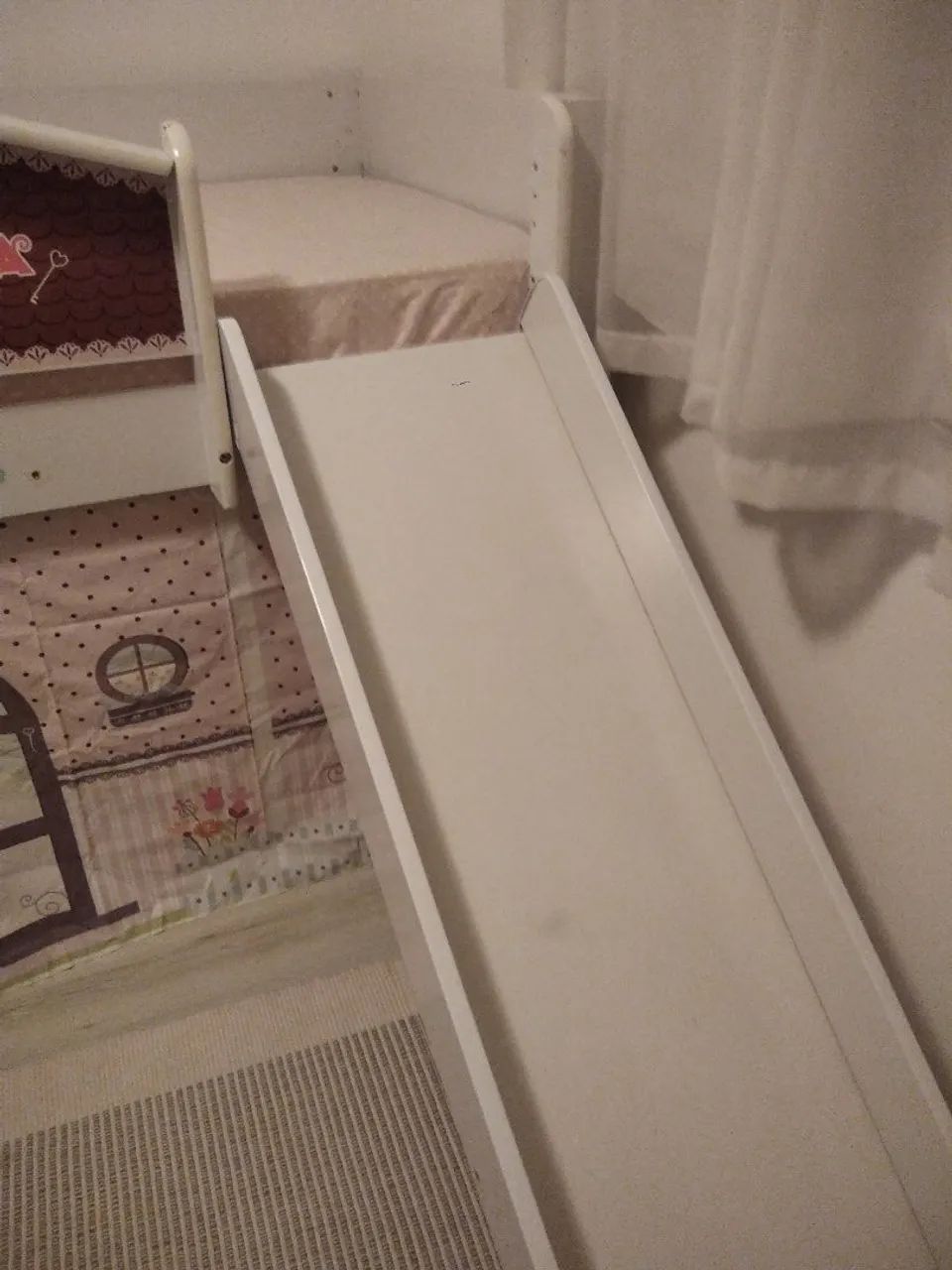 Cama de solteiro Casinha com escorregador + colchão  - Foto 4