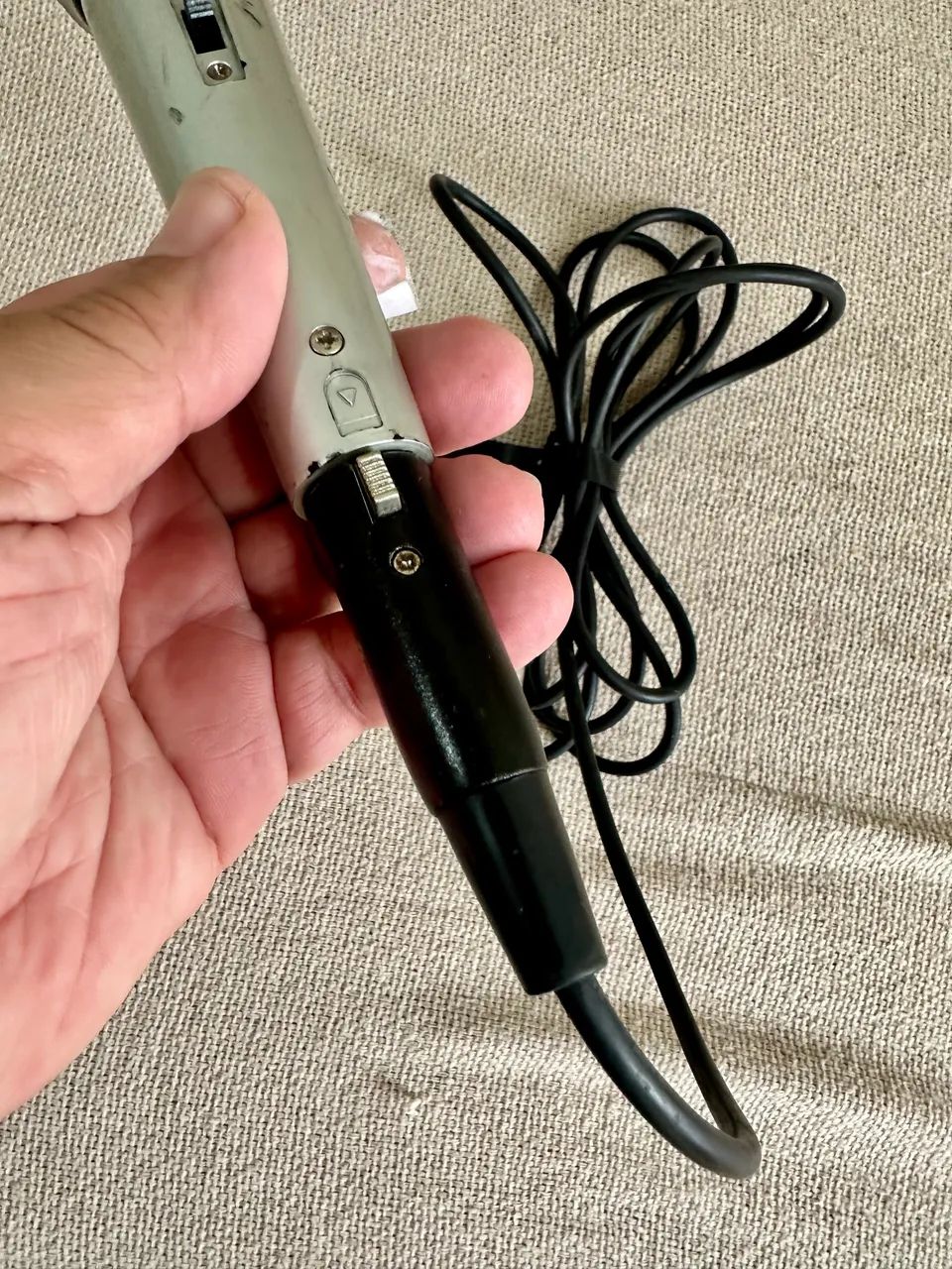 microfone dinâmico de mão com fio, modelo Groove DM-H300 - Foto 5