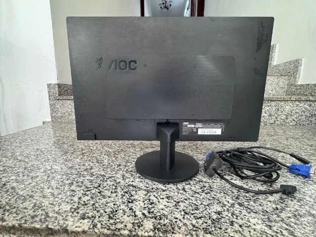 Monitor 18' LED AOC e970Swnl - Foto 4
