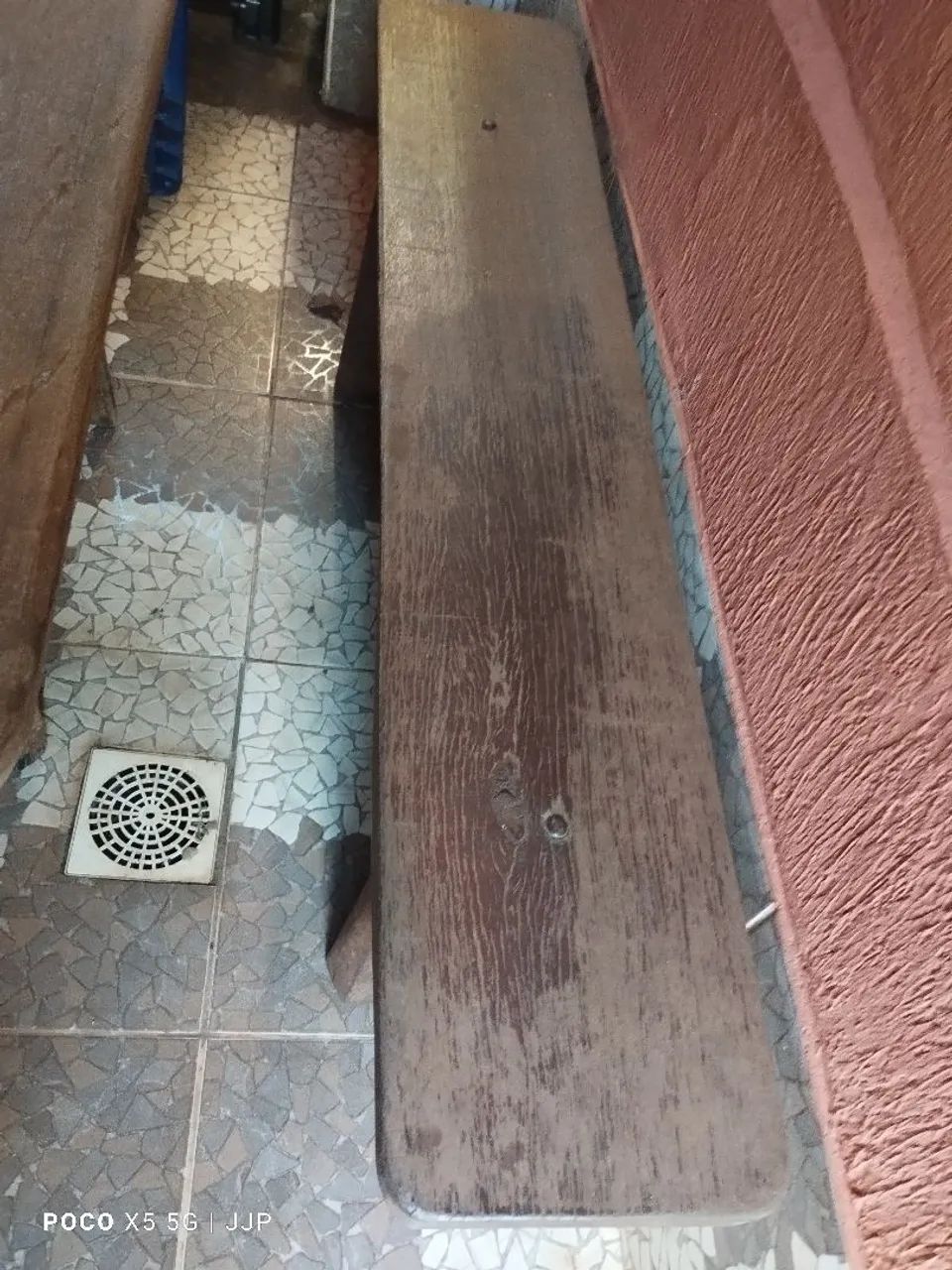 Mesa rústica com 2 bancos - Foto 4