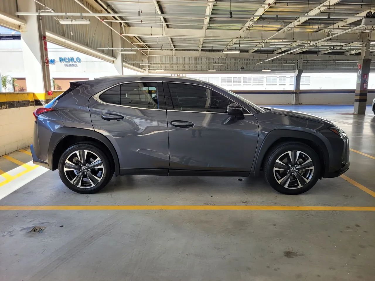 Lexus UX-250h Dynamic 2.0 16V Aut.(hybrid), foto 3 de 15