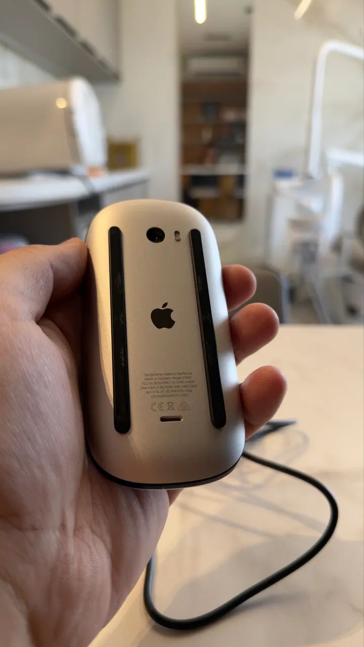 MacBook Pro M1 8GB / 512GB + Magic Mouse Preto + Case - Foto 2