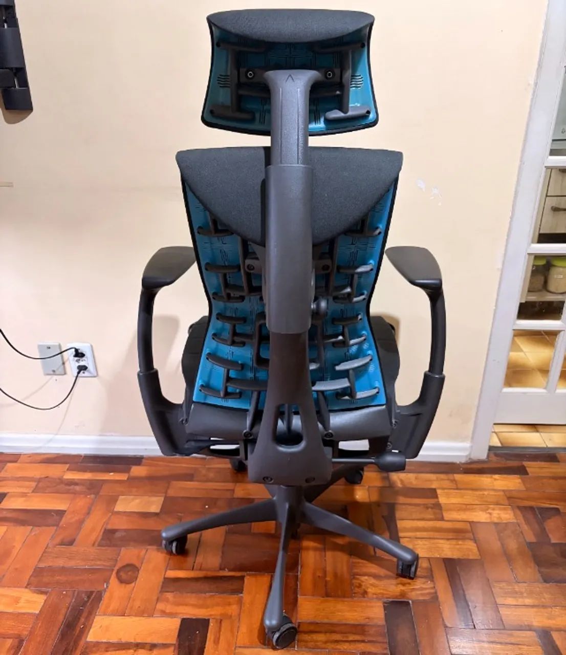 Cadeira Herman Miller Embody Gaming x Logitech G + headrest Atlas importado dos EUA