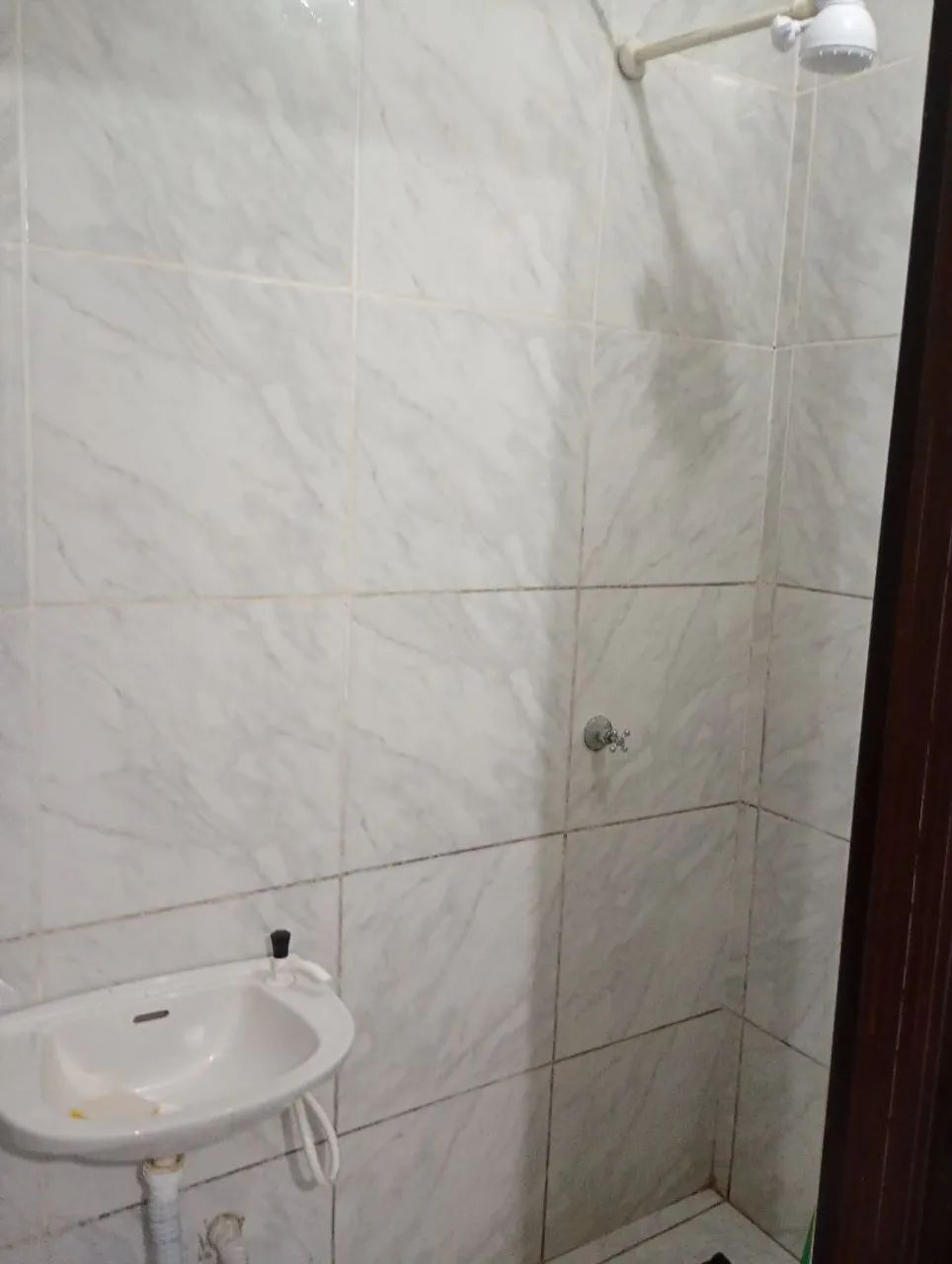 Casa fundos  aluguel  - Foto 2