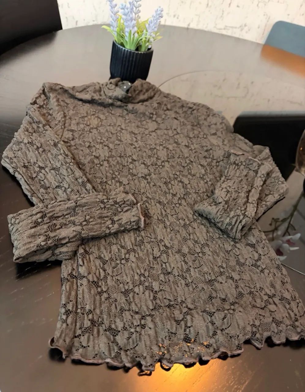 Blusa de Renda Marrom 