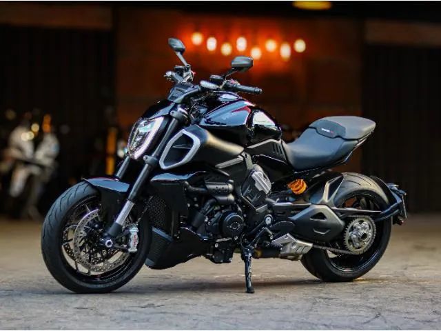 DUCATI DIAVEL V4 - Foto 2