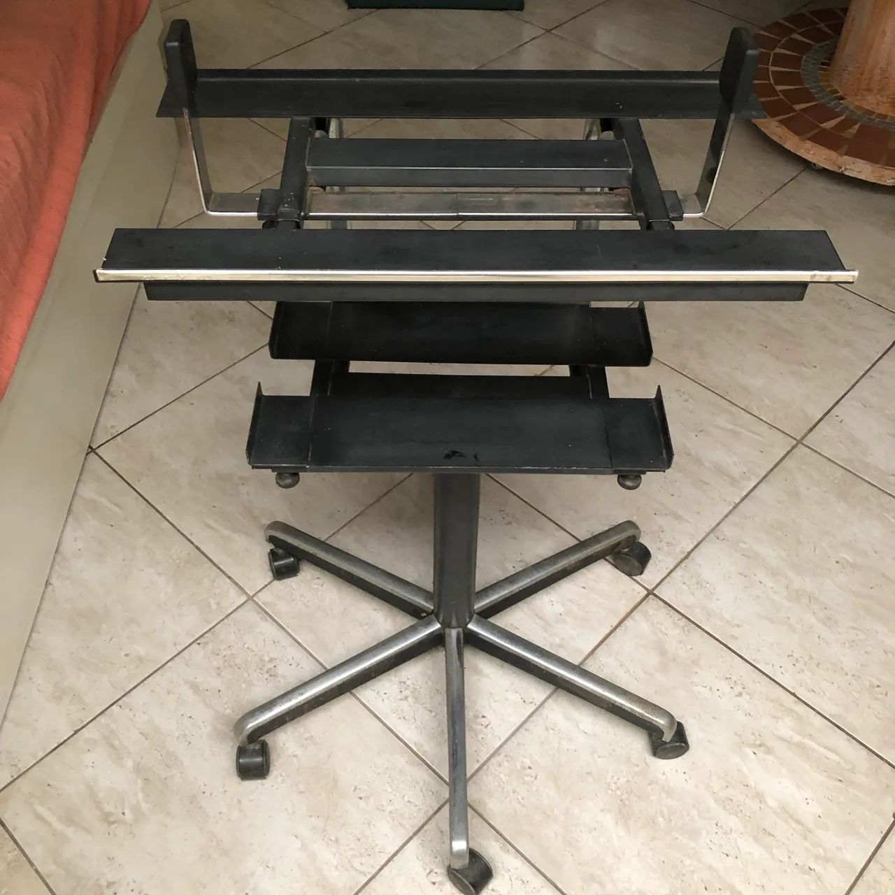 Rack vintage ferro para aparelho de Som