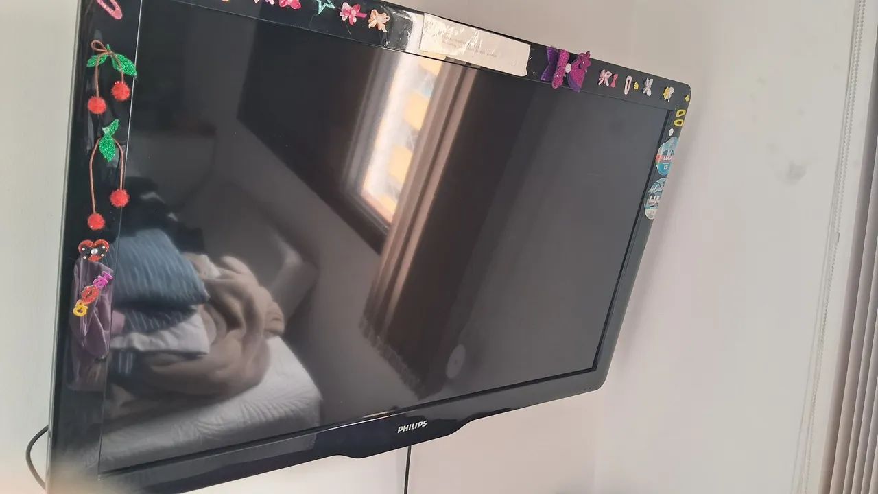 TV 40 POLEGADAS PHILIPS LED DEFEITO 8 ANOS