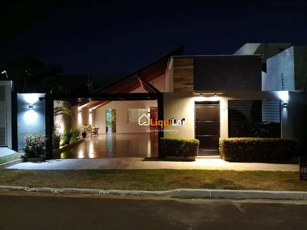 Lindíssima Casa com 3 suítes completa com armários - Foto 2