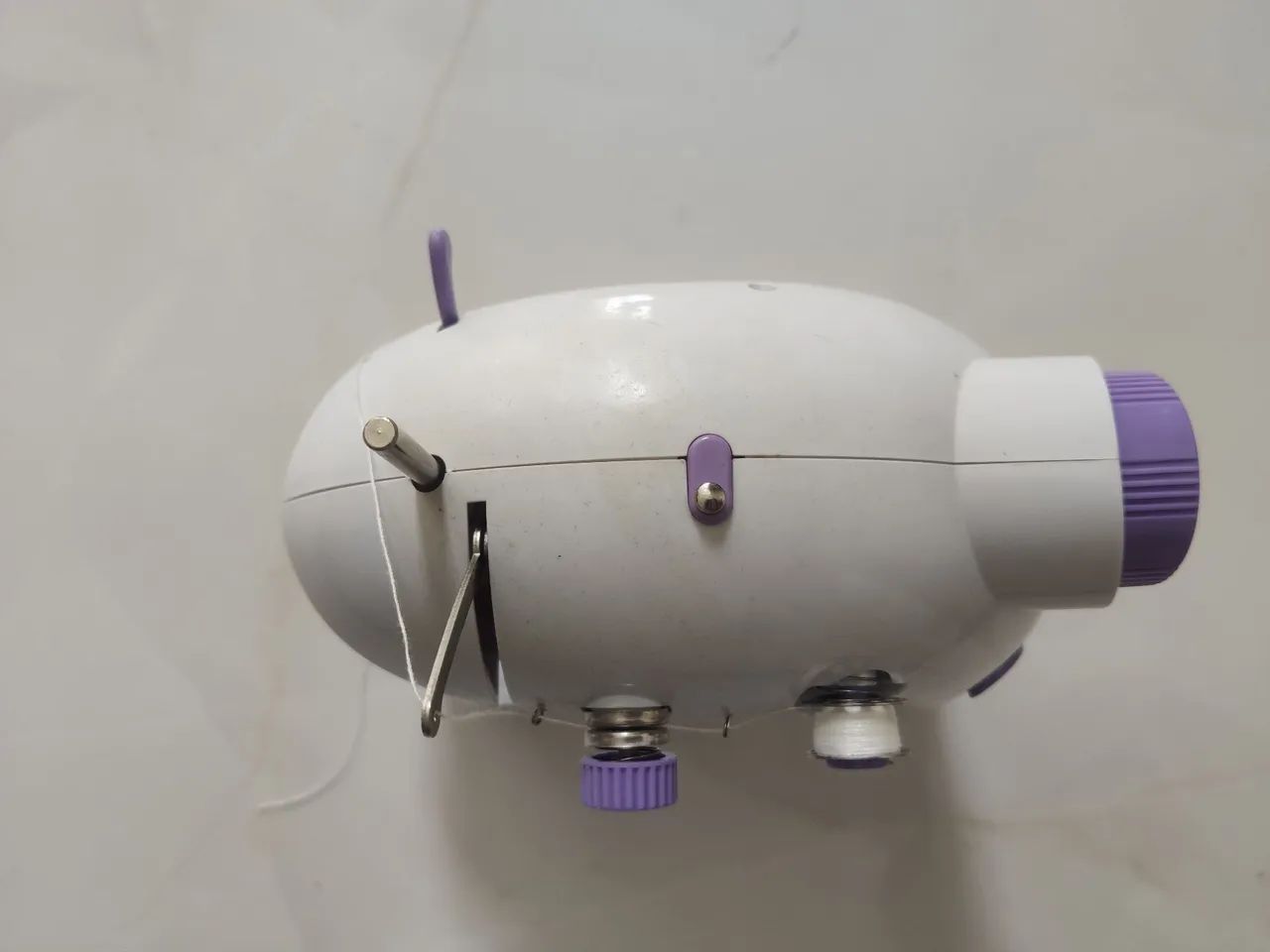 Mini máquina de costura SM-202A - Foto 3
