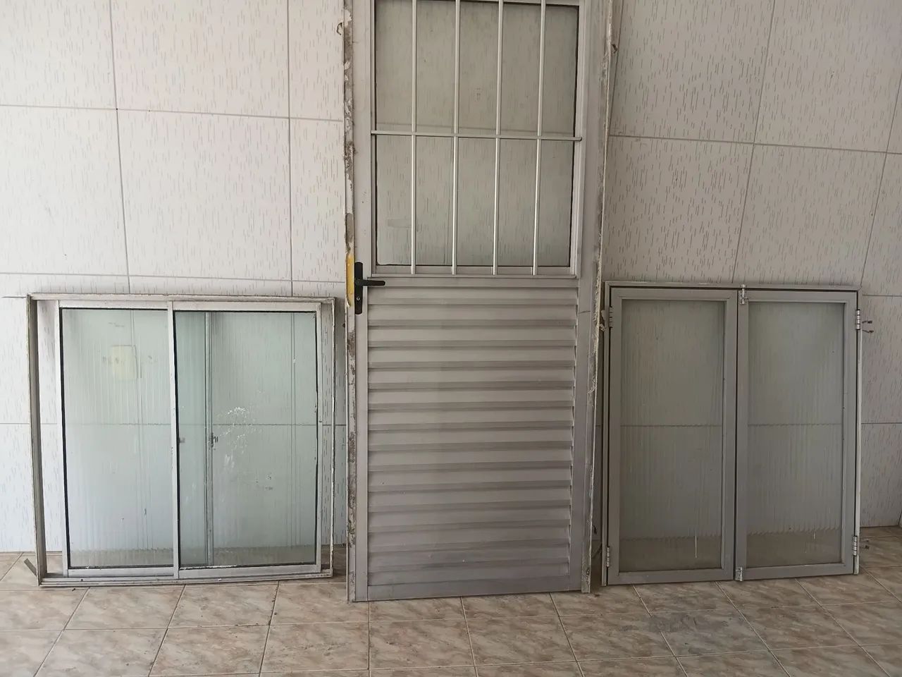 Vende-se porta e janela de alumínio - Foto 5