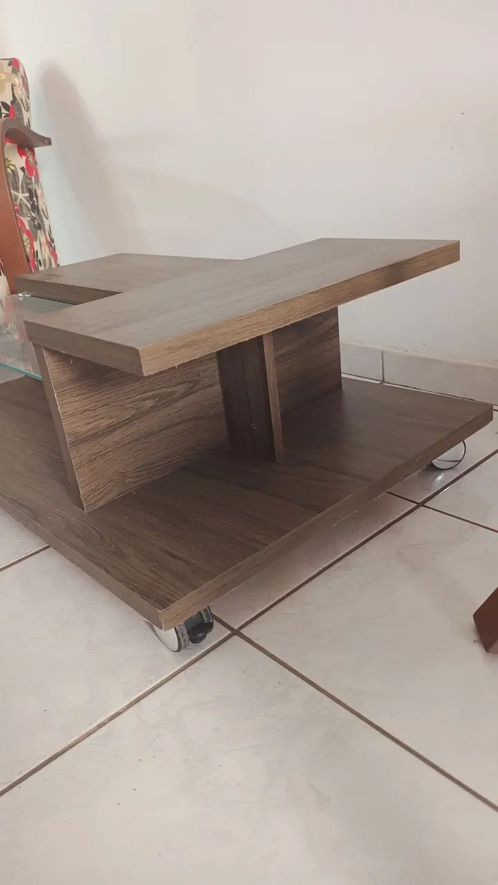 Mesa de centro com rodinhas em ótimo estado de conservação. - Foto 4