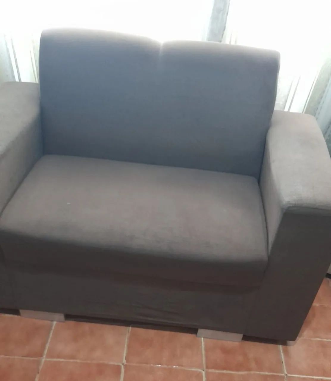 Sofá na cor marrom  - Foto 2