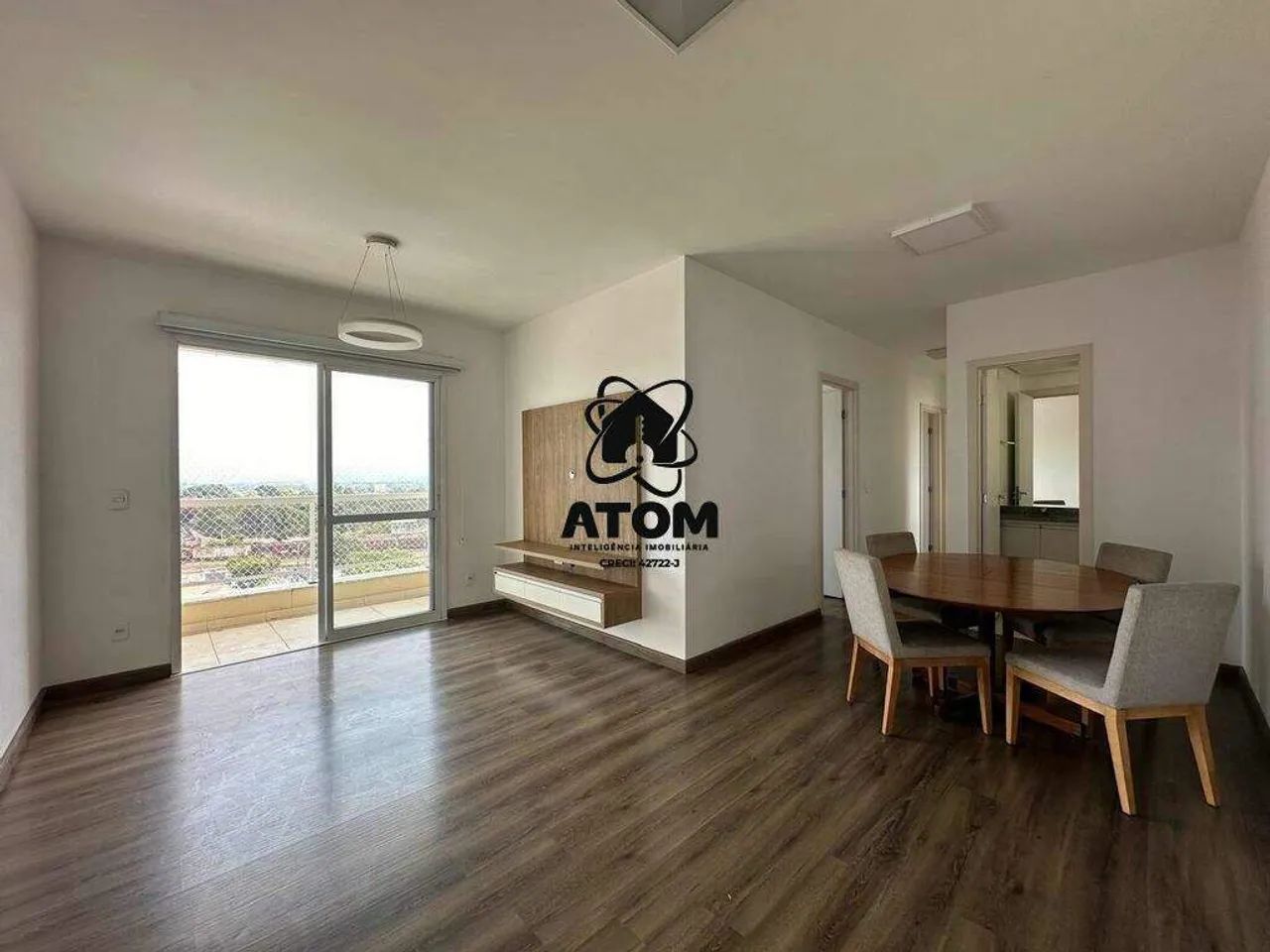 Apartamento com sacada á venda no Centro de Taubaté
