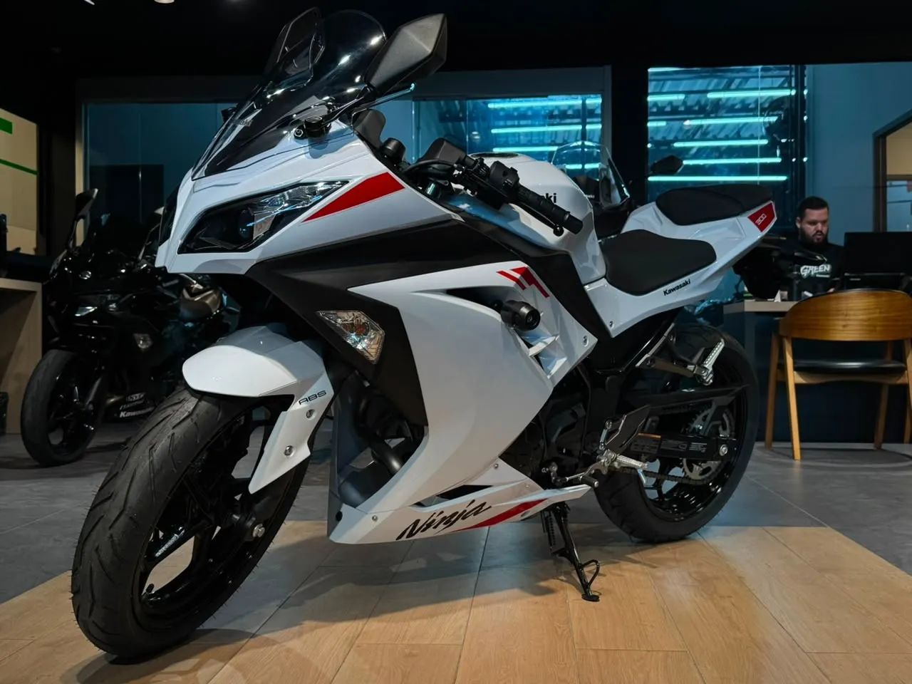 Kawasaki -- NINJA 300