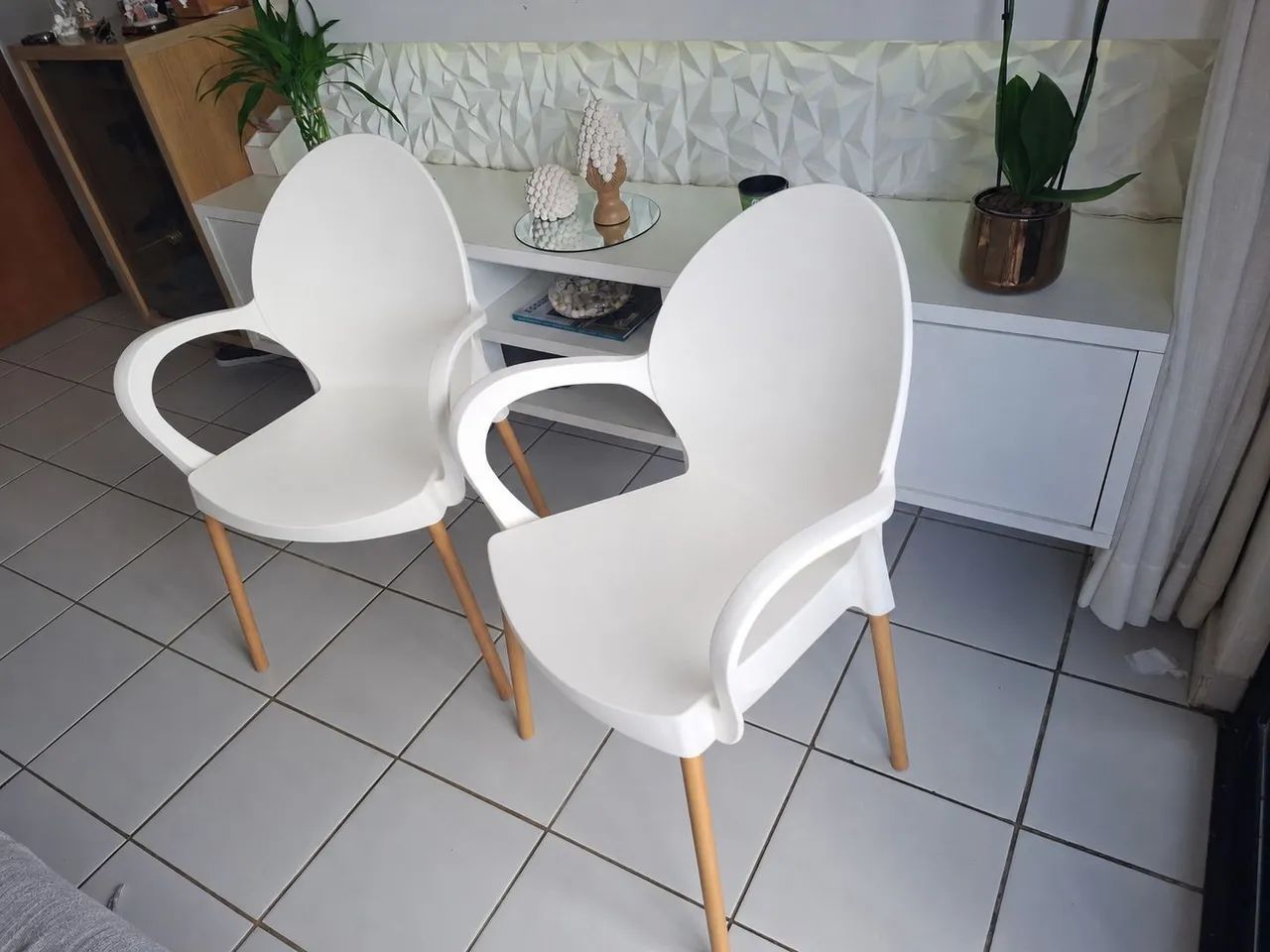 Vendo 2 cadeiras tramontina grace brancas