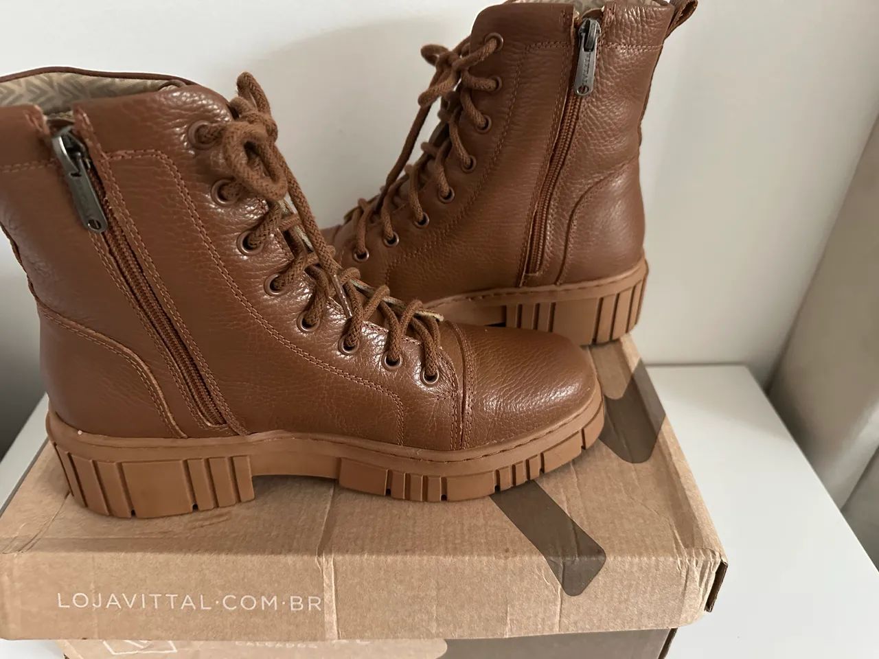 Bota em couro Legitimo seminova n 37 - Foto 4