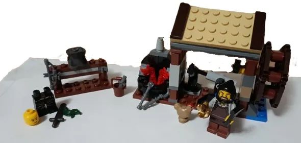Lego Original Castle Kingdoms Set 6918-1 Blacksmith Attack 