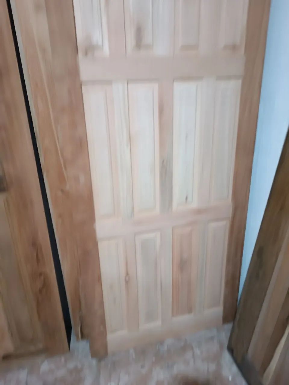 Porta externa de 80cm x 2m eucalipto VENDE-SE 