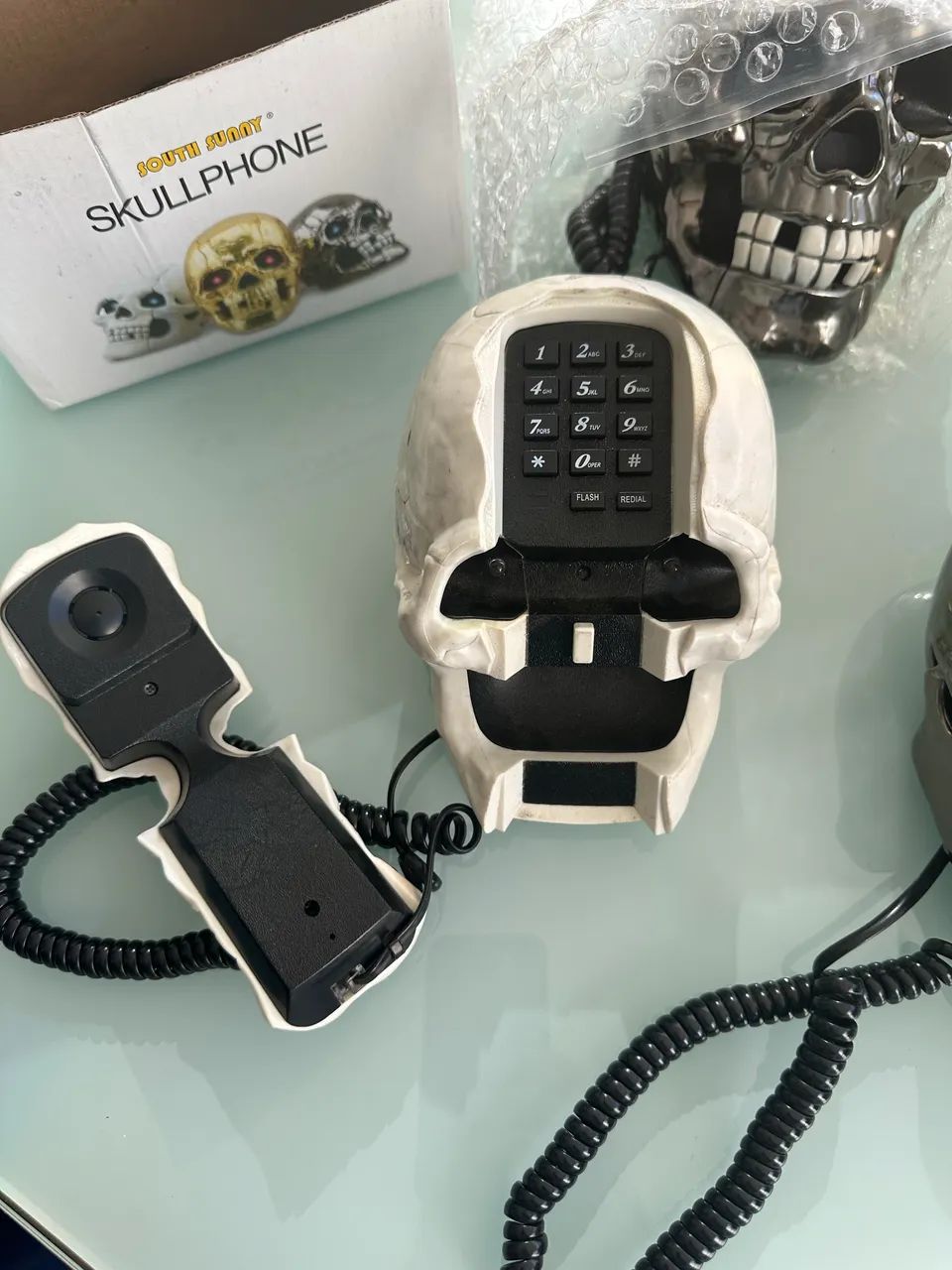 Telefone em formato de caveira Retrô nunca usado 50,00 cada um   - Foto 2