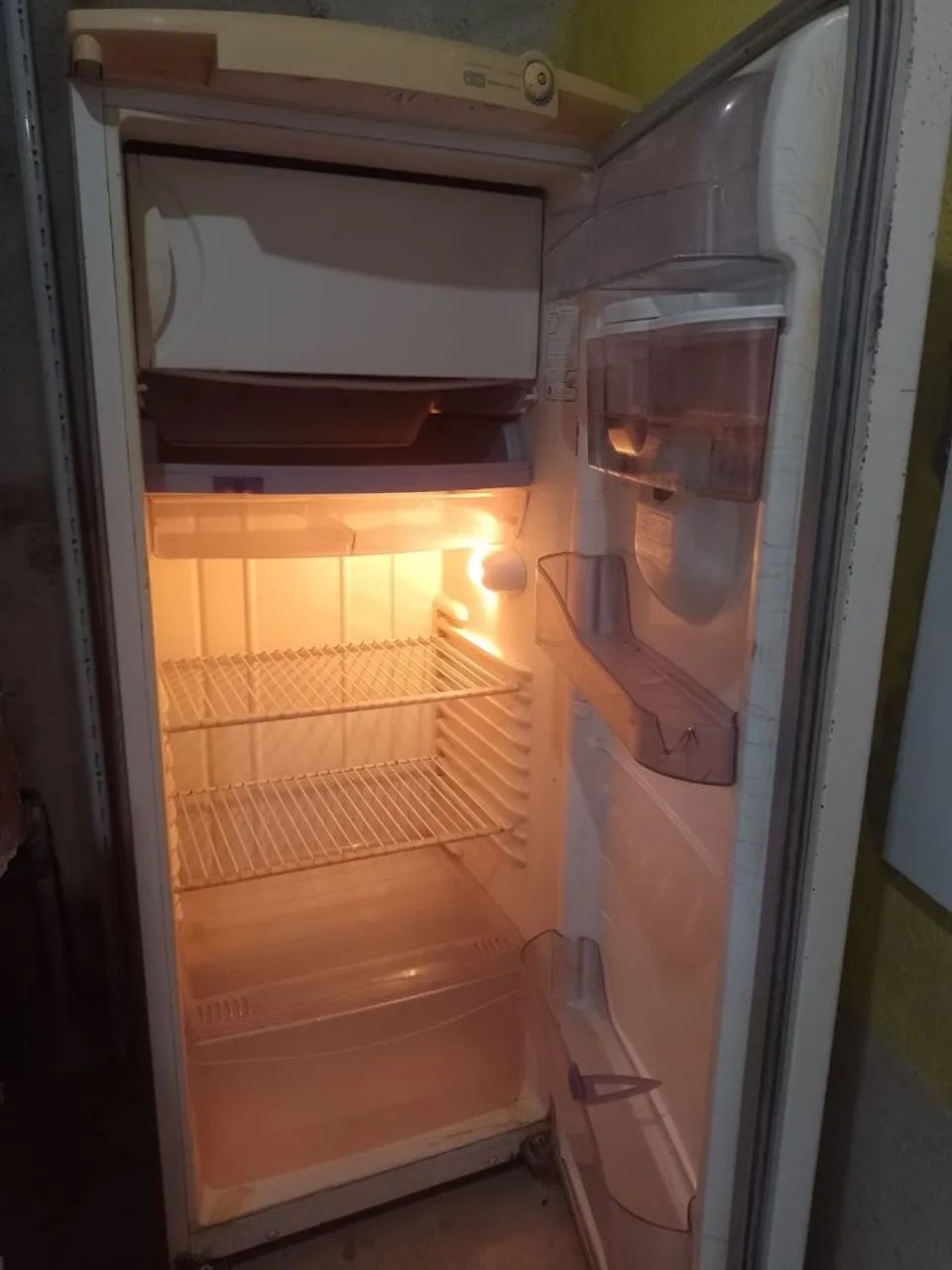 GELADEIRA 