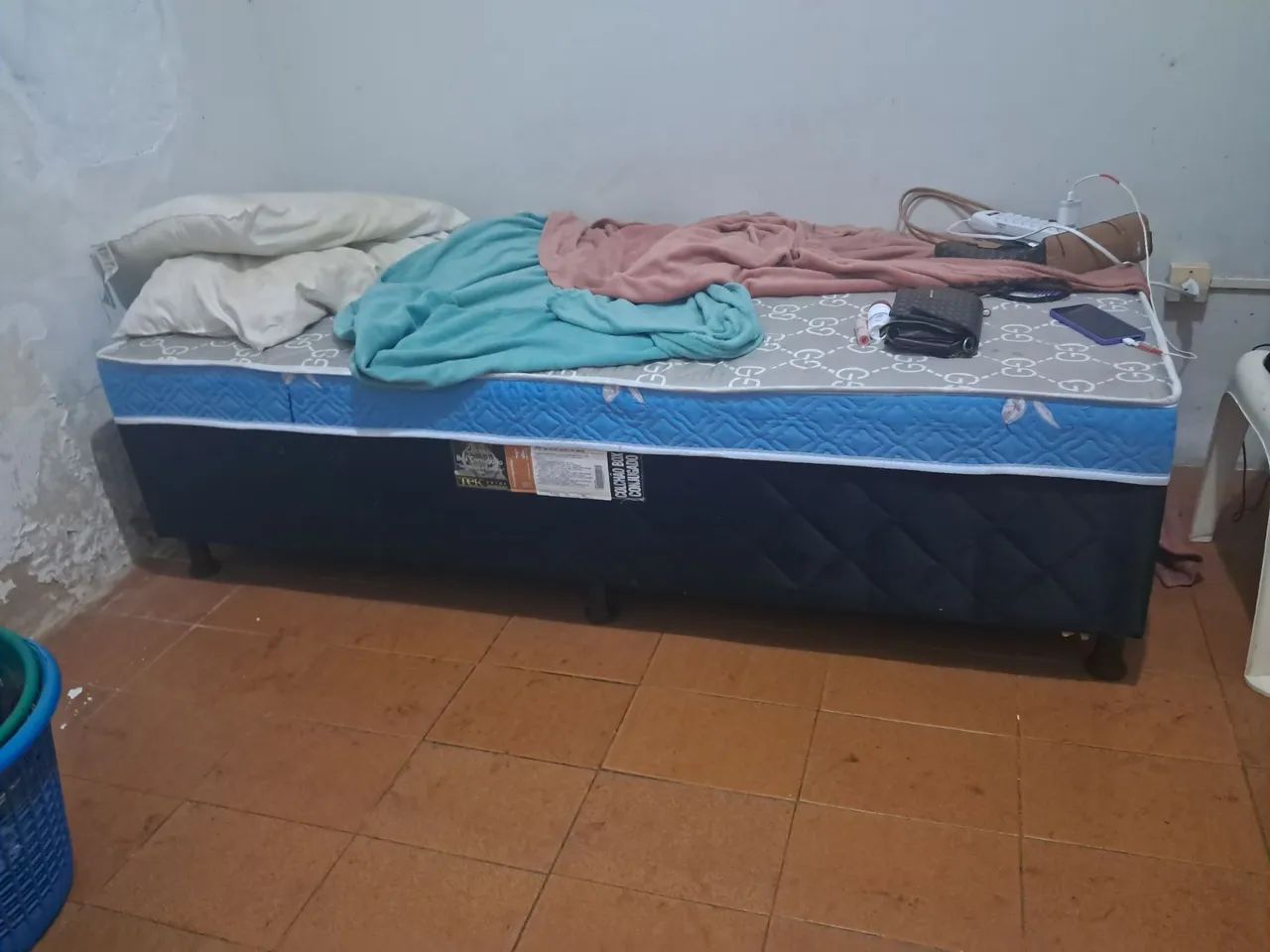 Cama solteiro 110 reais 