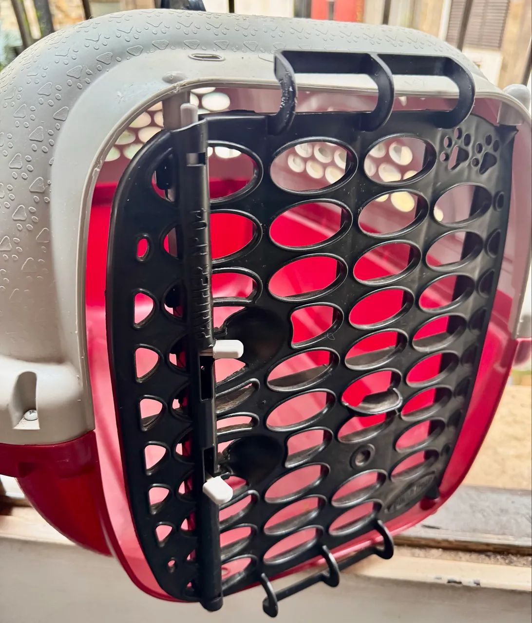 Caixa de Transporte para Pet Plástica Resistente - com Trava Funcional - Foto 3
