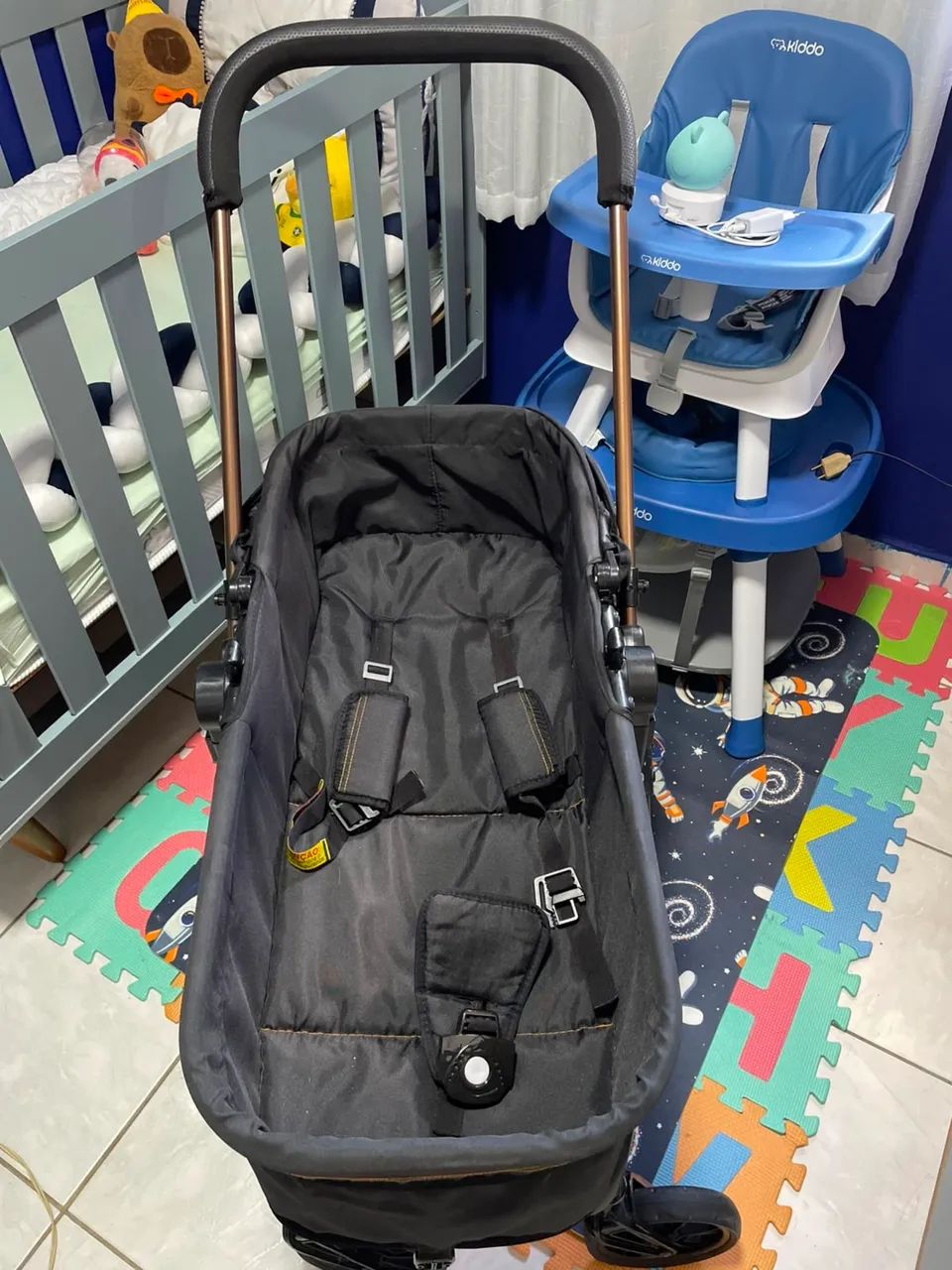 Carinho e bebê conforto