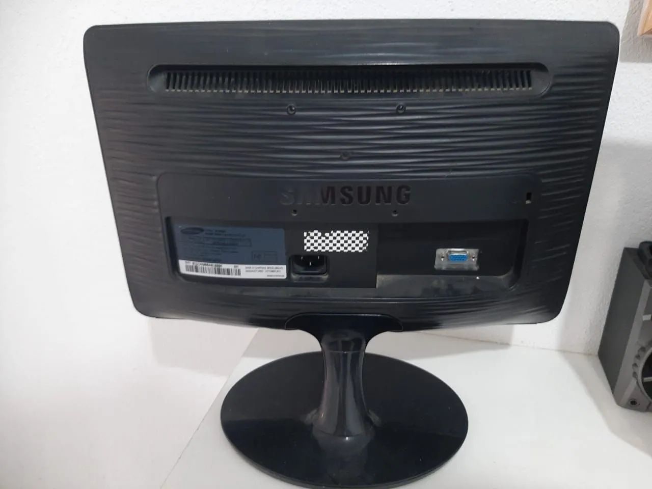 Monitor Samsung SyncMaster B1630N 15,6 Pol. - Foto 2