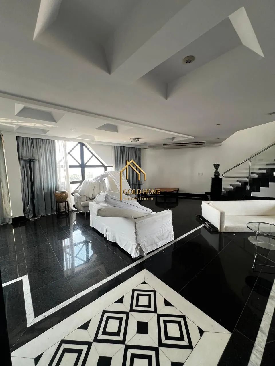 Vendo Apartamento Triplex no Edifício Michelle