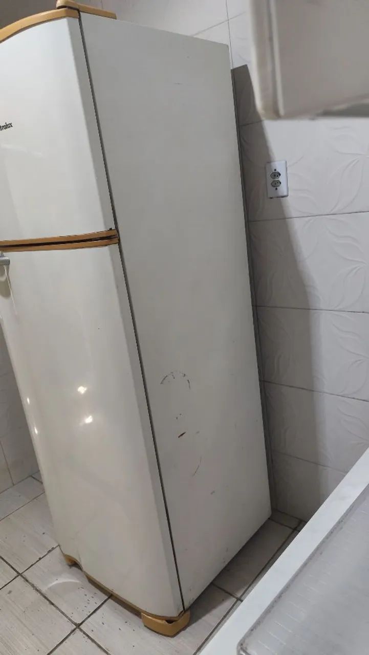 Geladeira Eletrolux Grande Sem Gás  - Foto 3