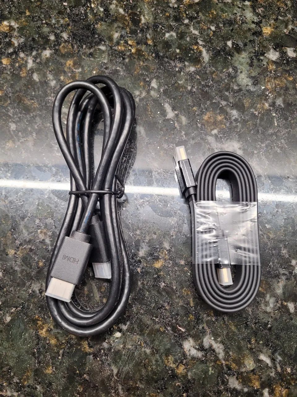 Kit 2 Cabos HDMI - 1 Novo e 1 Semi-novo