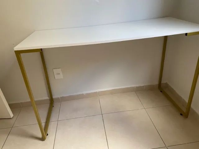 Mesa de MDF branca com ferro dourado - 1,20m - Foto 4