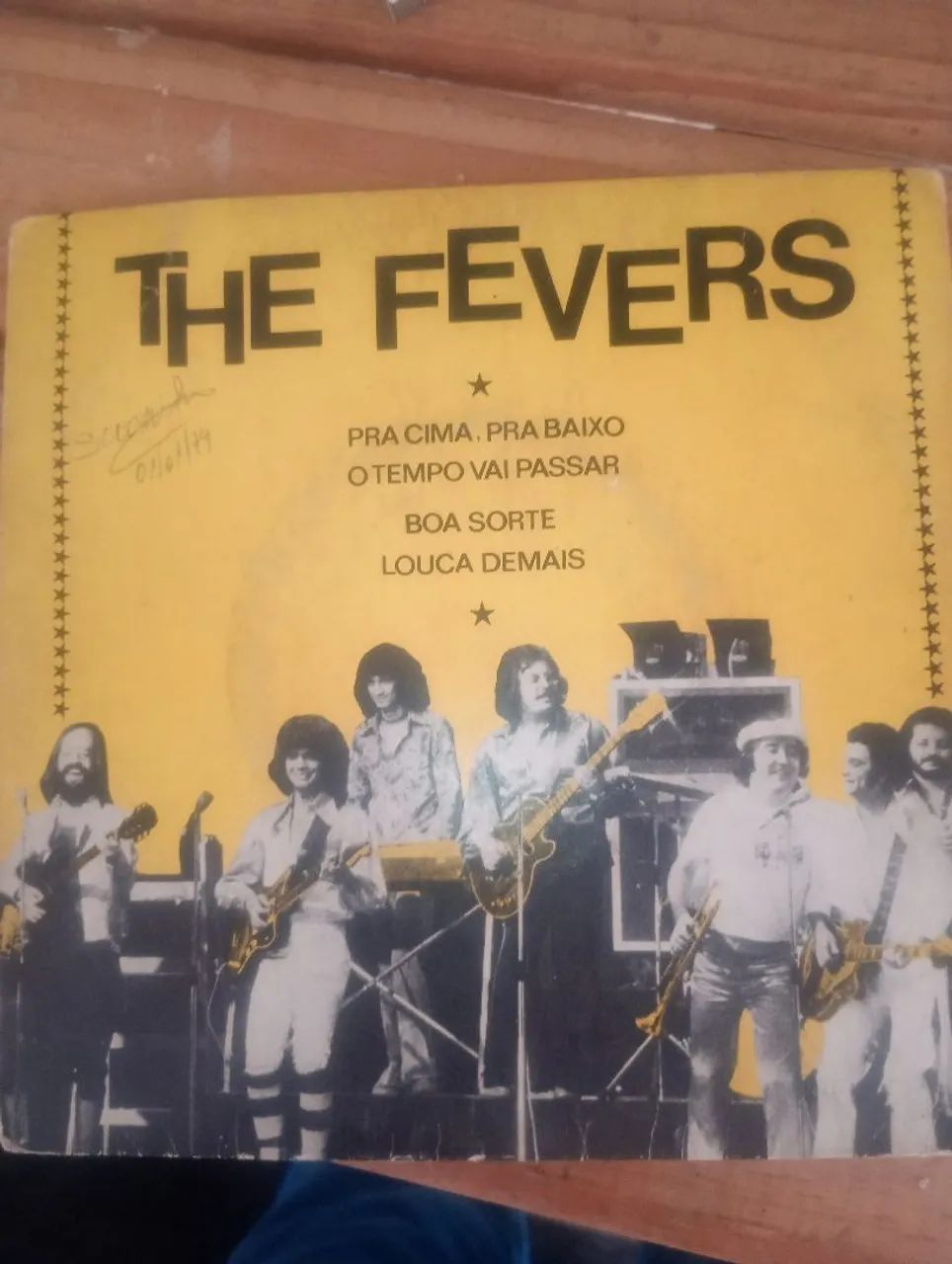 Disco vinil compacto  The fevers