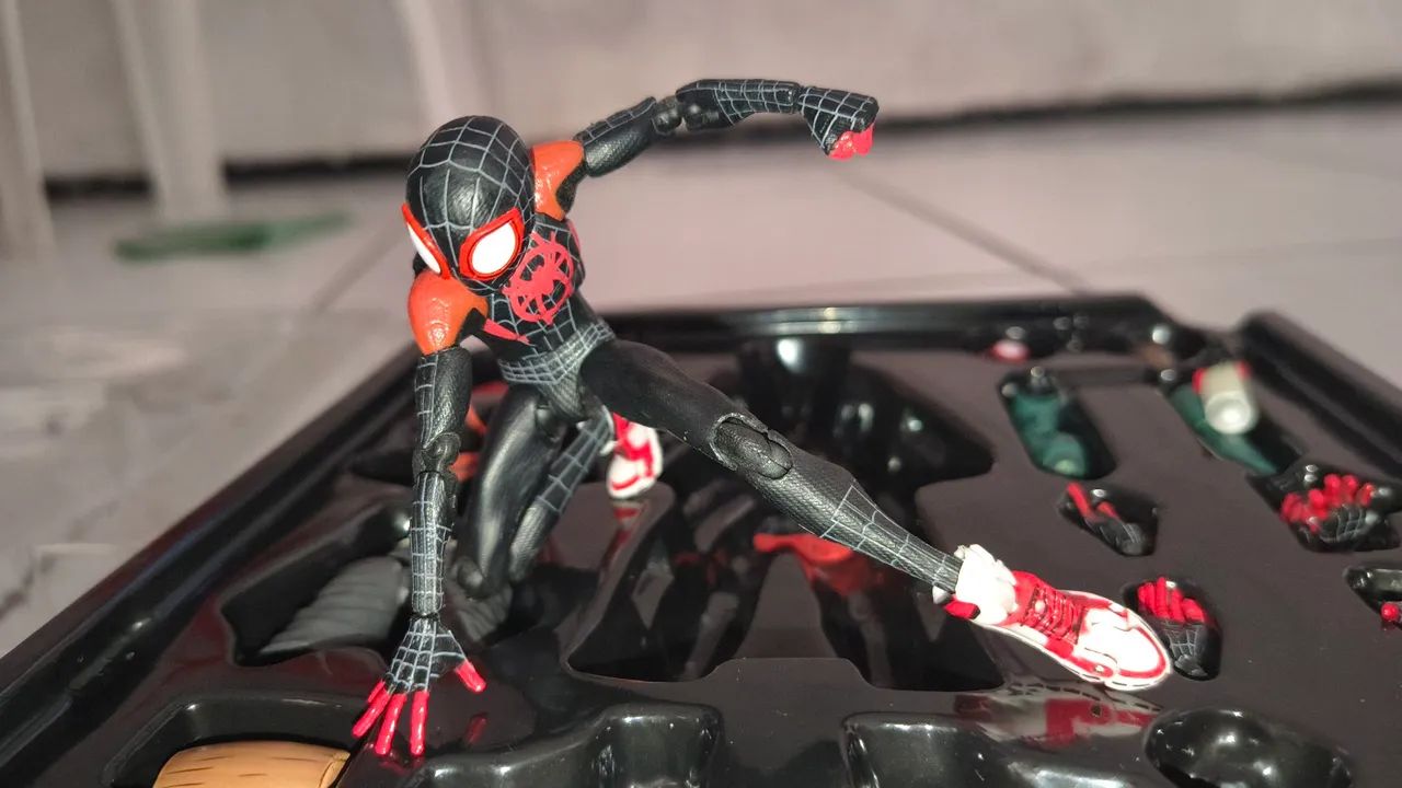 Action figure homem aranha spider verse  - Foto 4