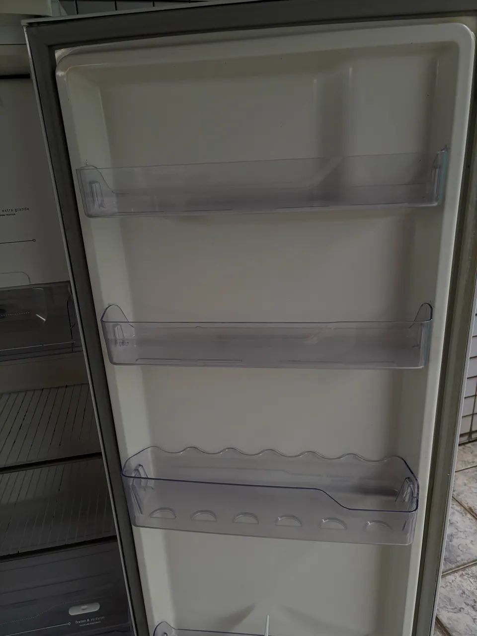 Geladeira eletrolux usada - Foto 5