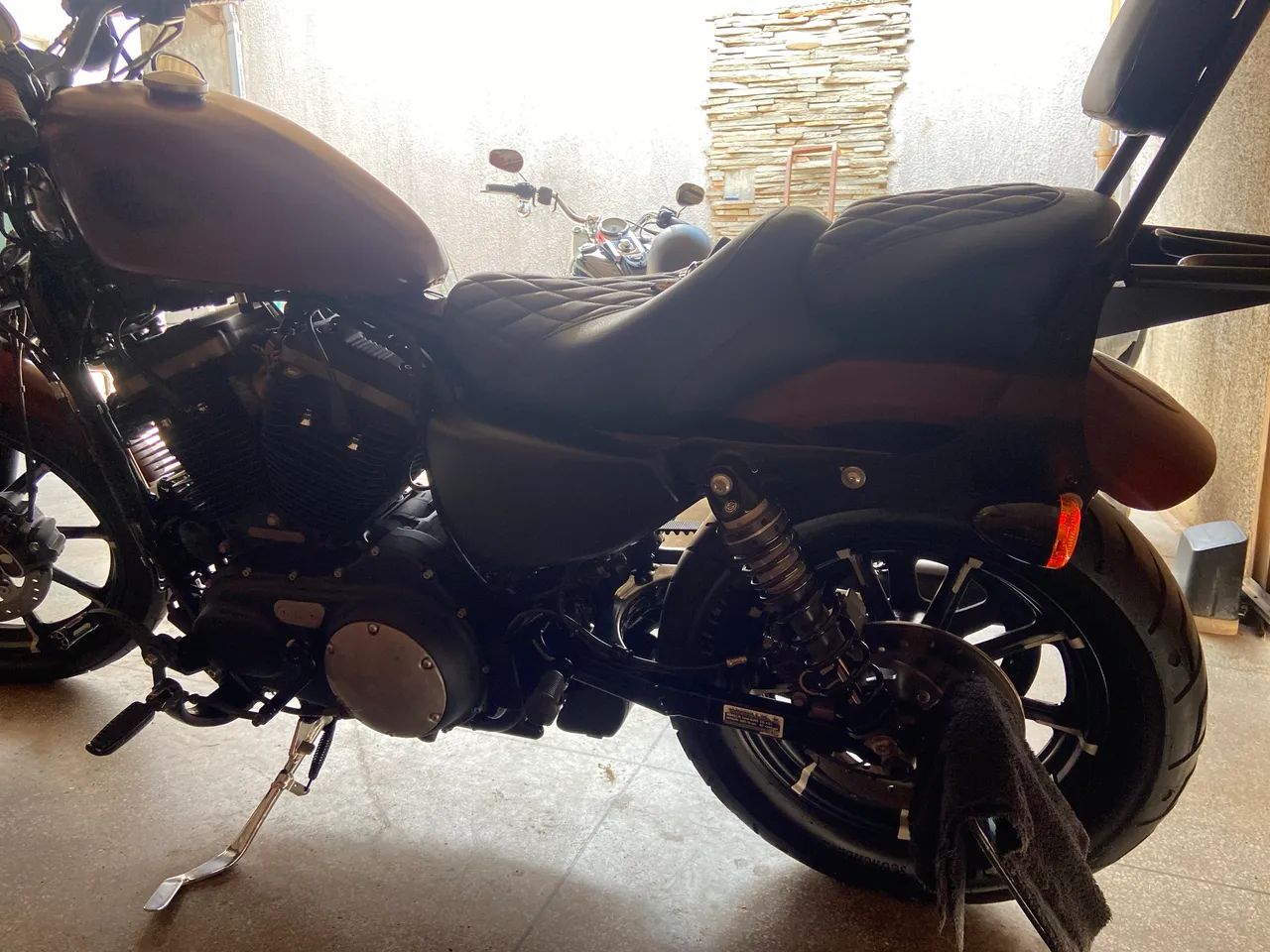 HARLEY DAVIDSON IRON 883N  - Foto 2