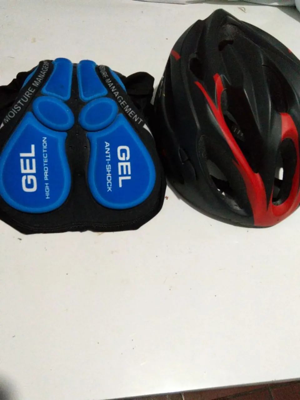 Capacete de ciclismo e bermuda de ciclismo  - Foto 4