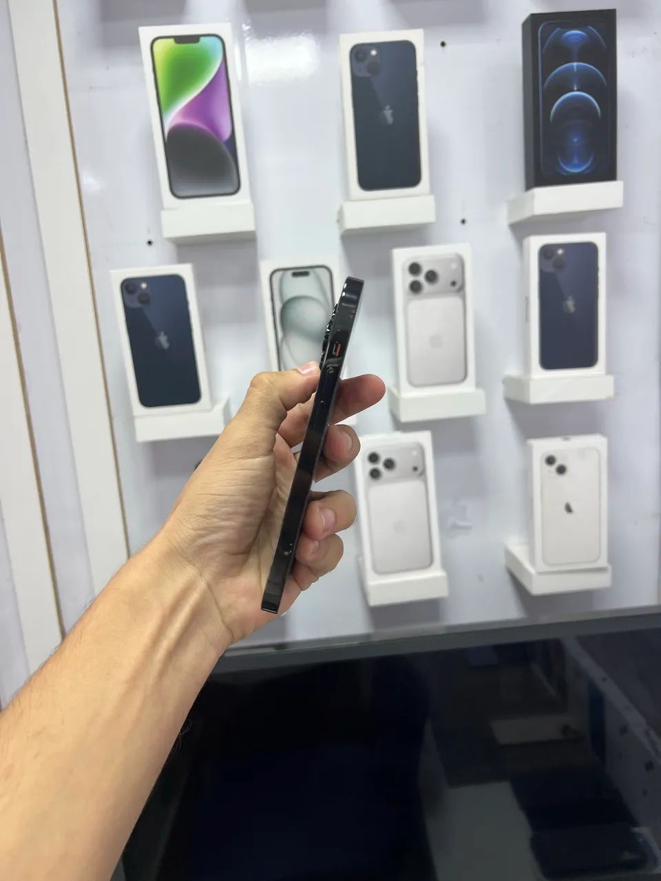 IPhone 14 Pro - 256GB - PRETO  - Foto 4